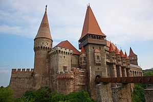 Visit the Corvin Castle